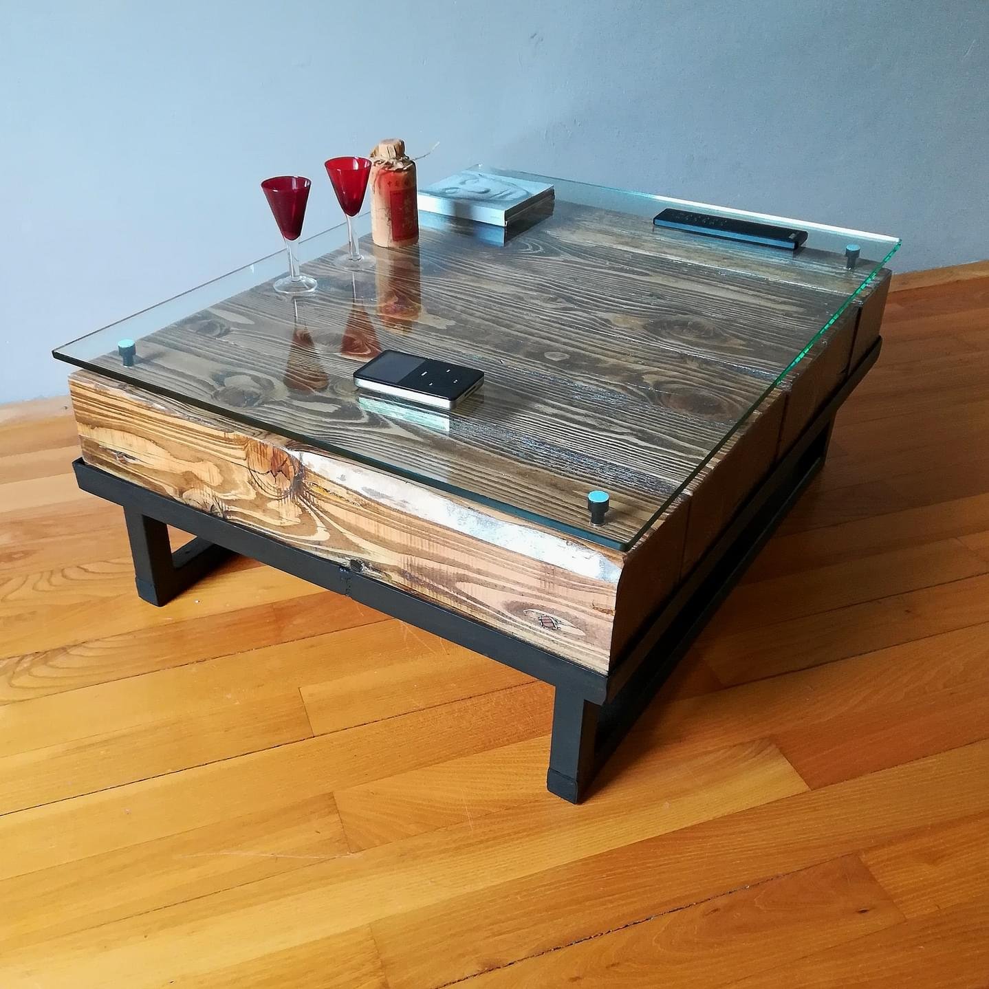 Loft-style club table