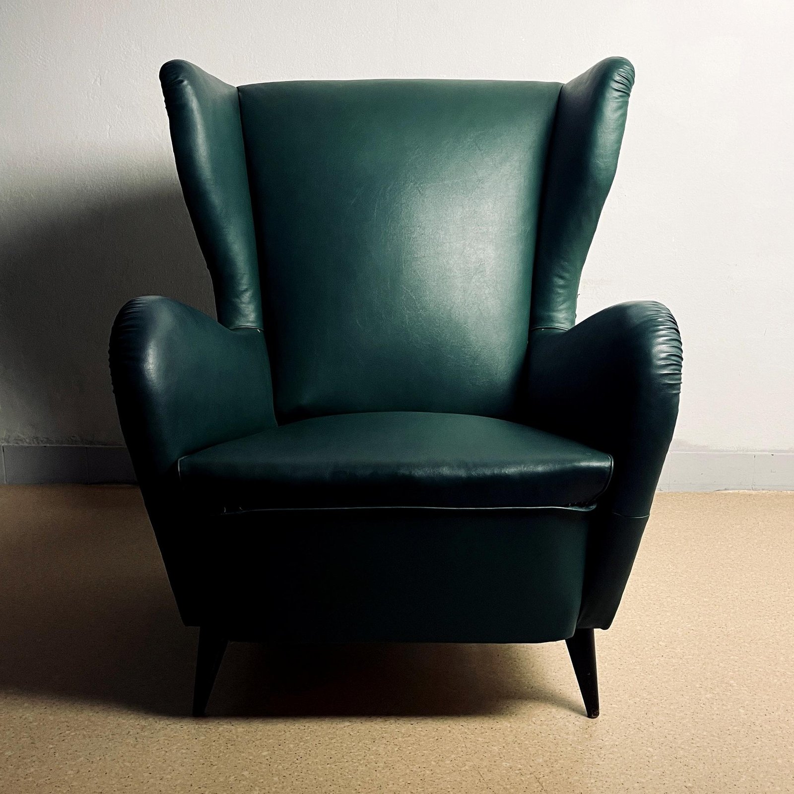 Armchair of Paolo Buffa Italy 1950s Green leather design chair