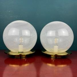 Classic swirl Murano glass table lamps by F.Fabbian Italy 1970s Set of 2 Mid-century italian modern sphere white table lamp