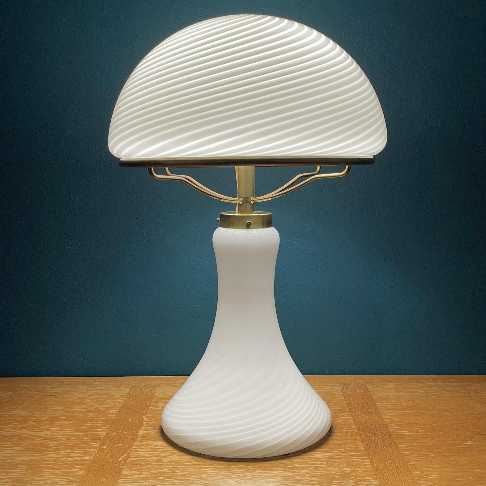 Large classic swirl Murano table lamp Mushroom Italy 1970s Mid-century italian modern